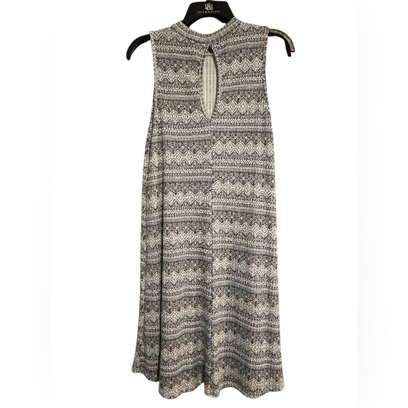 Silver Gate Dress - Picture 2 of 4